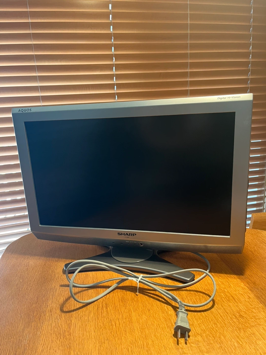 シャープ 液晶テレビ AQUOS LC-20E6 20インチ