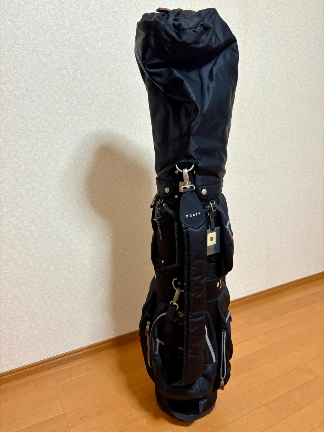ONOFF オノフ キャディバッグ ブラック ネームプレート未使用 フード付き