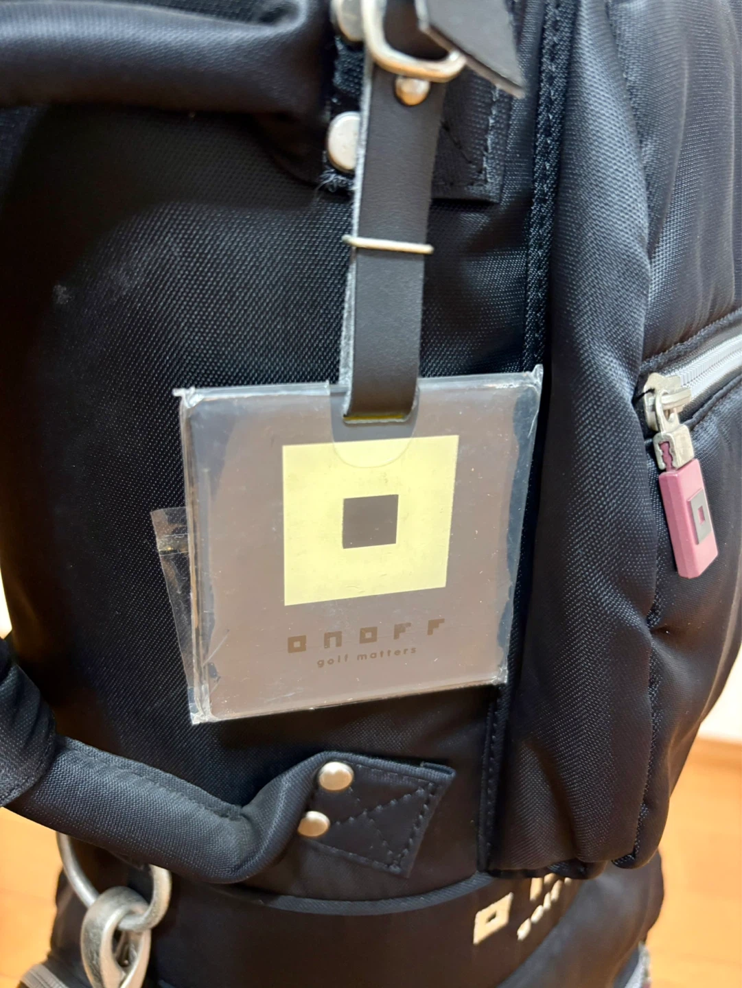 ONOFF オノフ キャディバッグ ブラック ネームプレート未使用 フード付きの写真5枚目