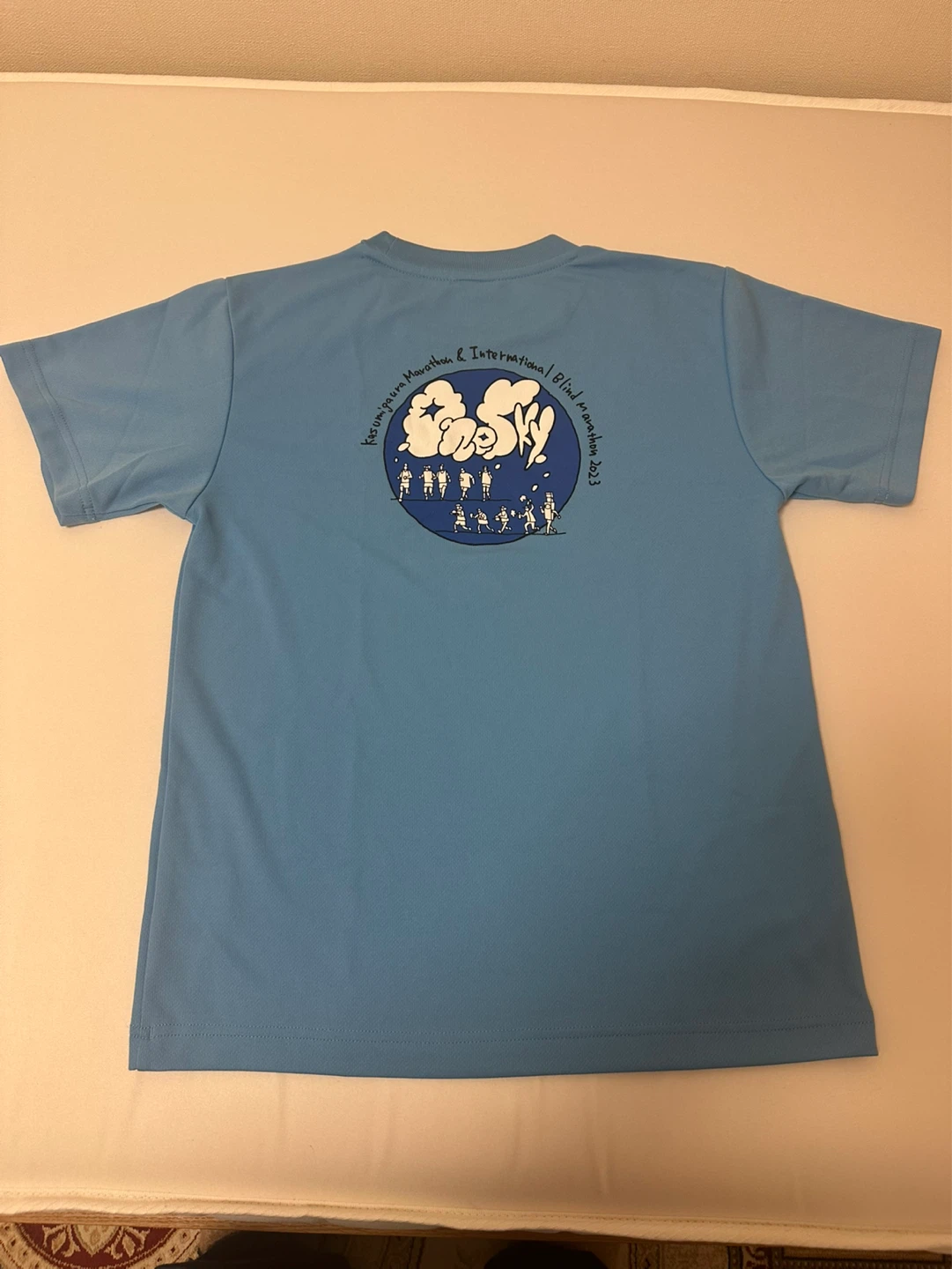 新品　ミズノ Tシャツ ブルー 2023年大会記念の写真2枚目