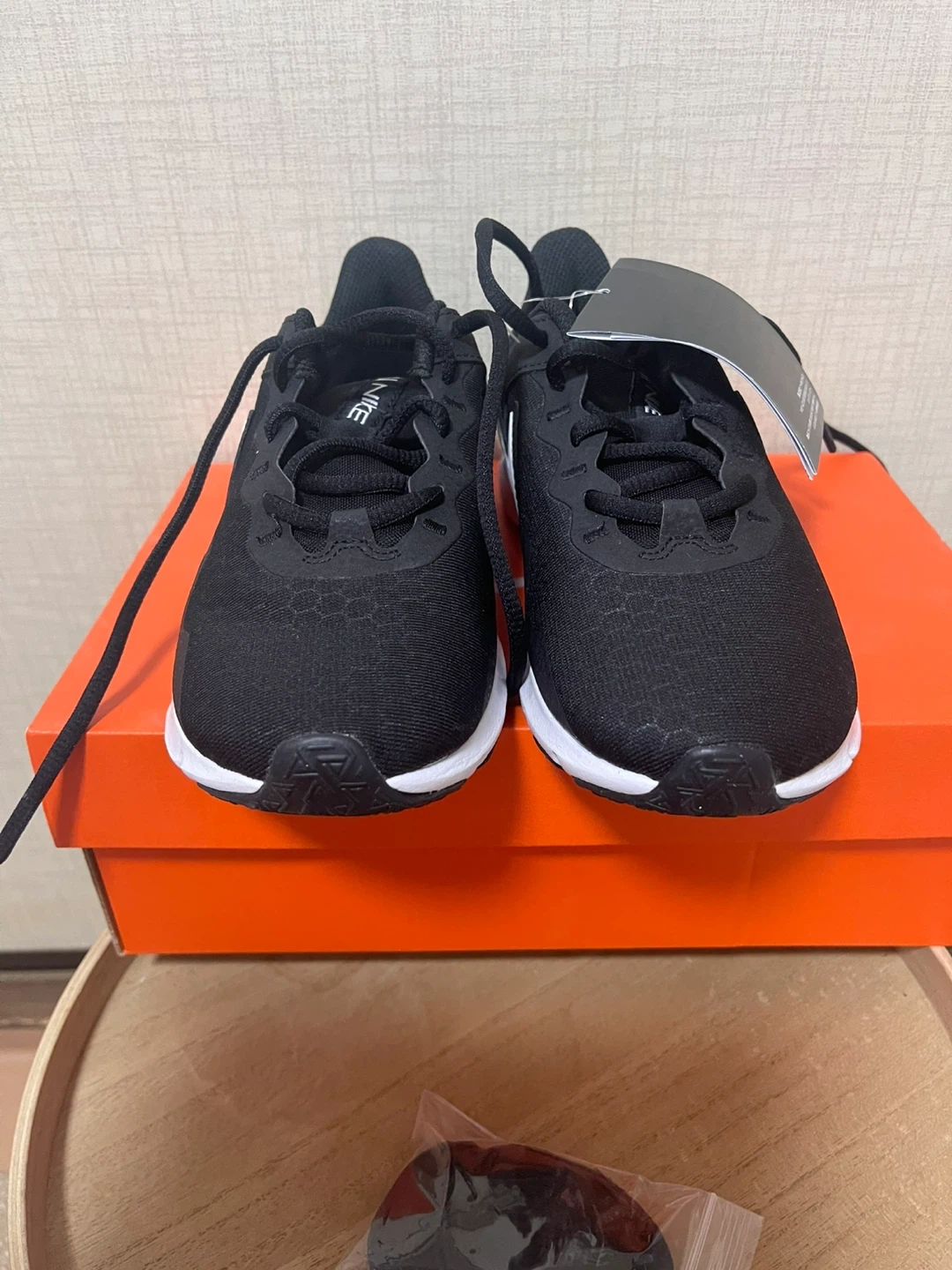 NIKE レジェンド エッセンシャル2 ブラック 22.5cmの写真4枚目