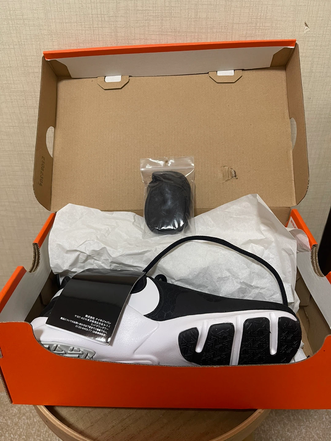 NIKE レジェンド エッセンシャル2 ブラック 22.5cmの写真3枚目