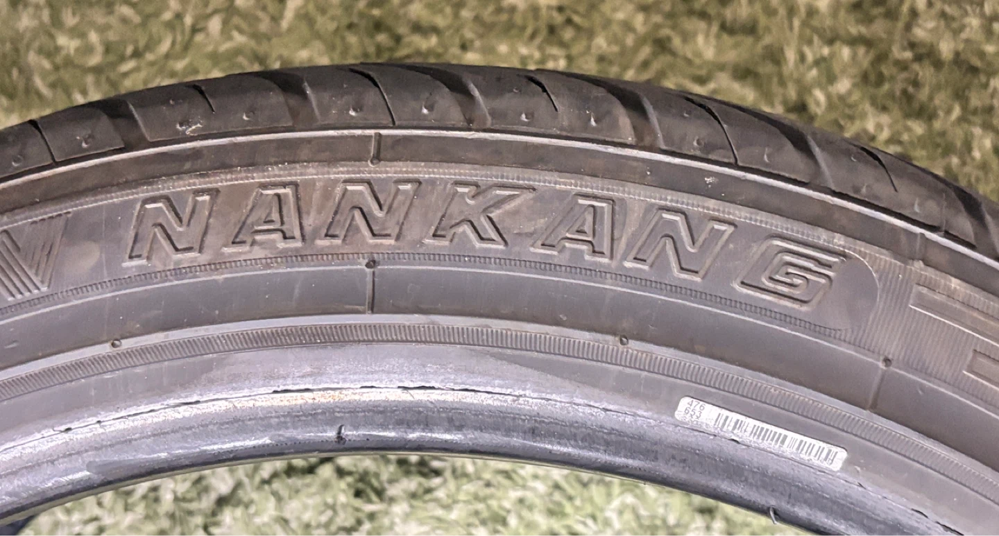 ナンカン 235/40R18 タイヤ 2本セットの写真3枚目