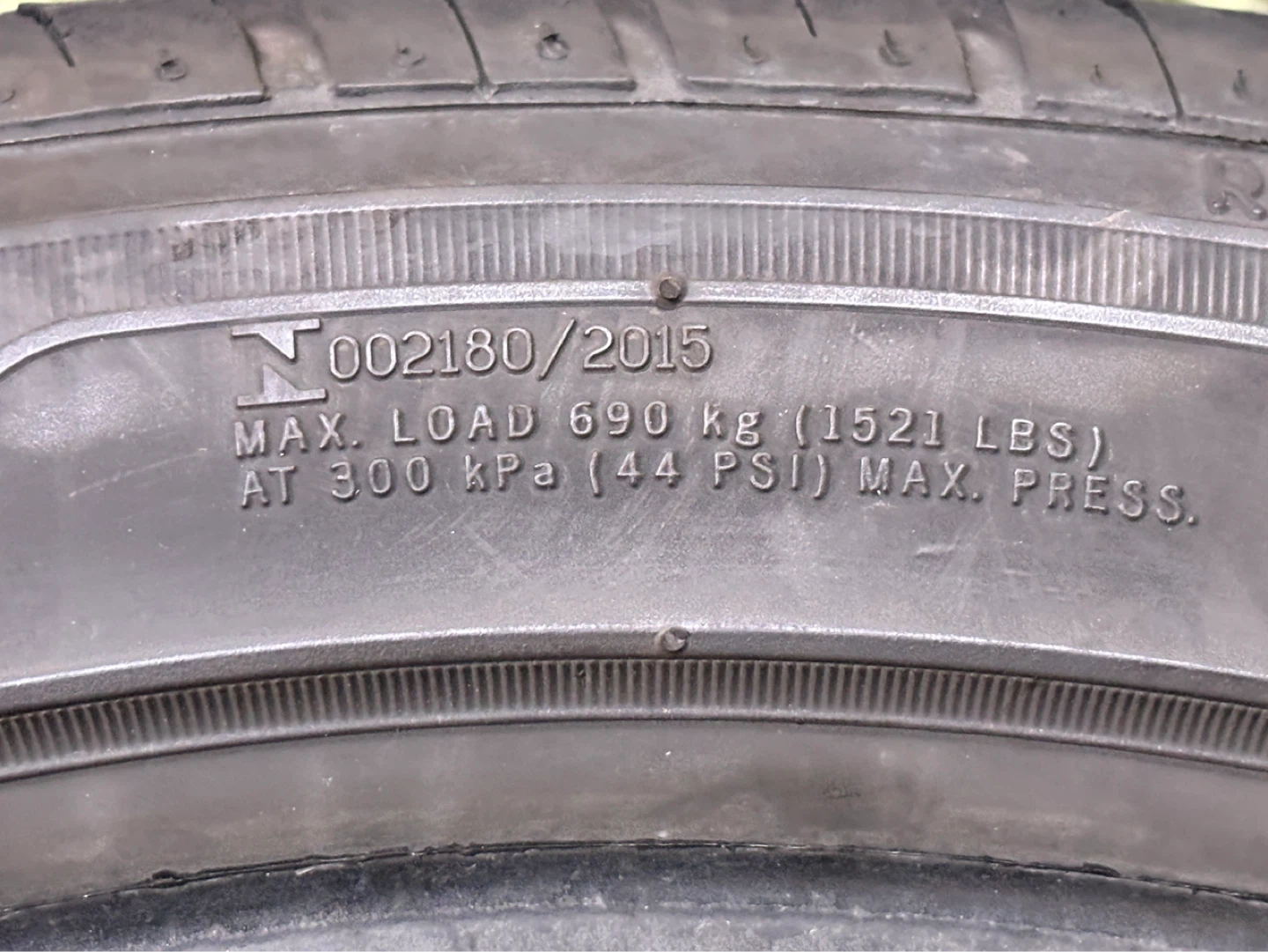 ナンカン 235/40R18 タイヤ 2本セットの写真6枚目