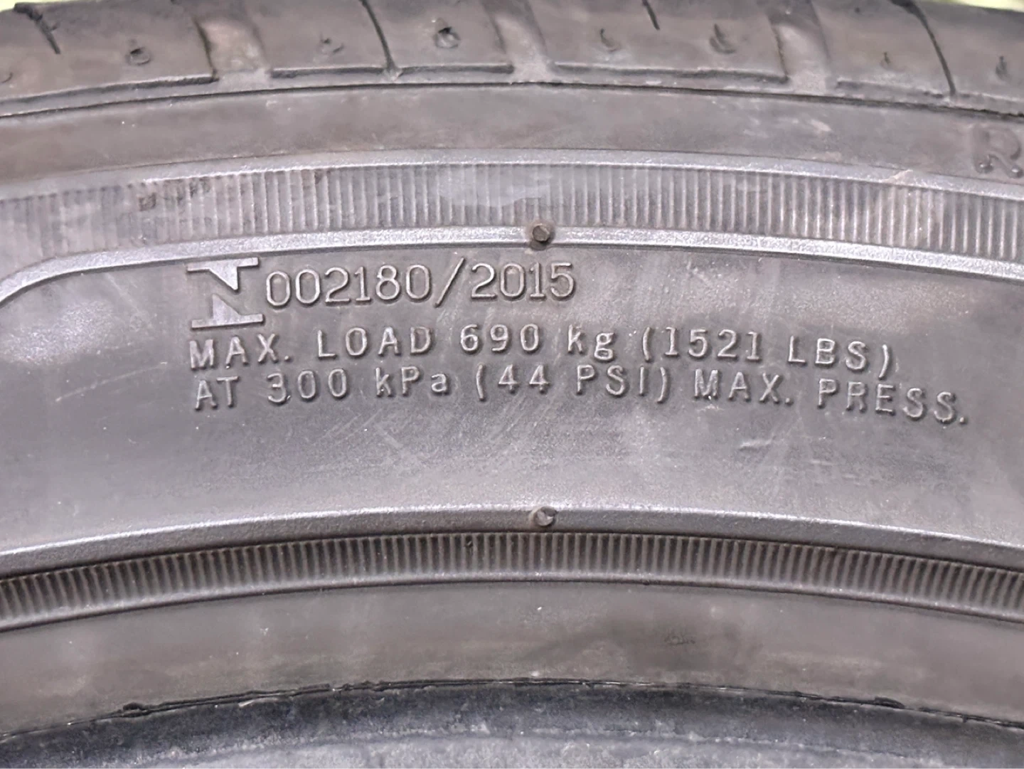 ナンカン 235/40R18 タイヤ 2本セットの写真6枚目