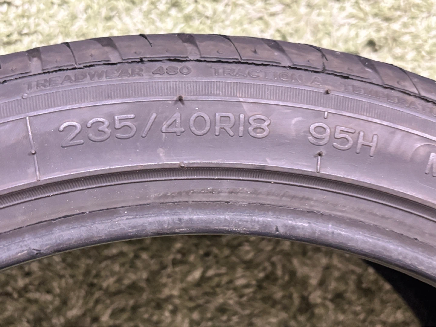 ナンカン 235/40R18 タイヤ 2本セットの写真2枚目