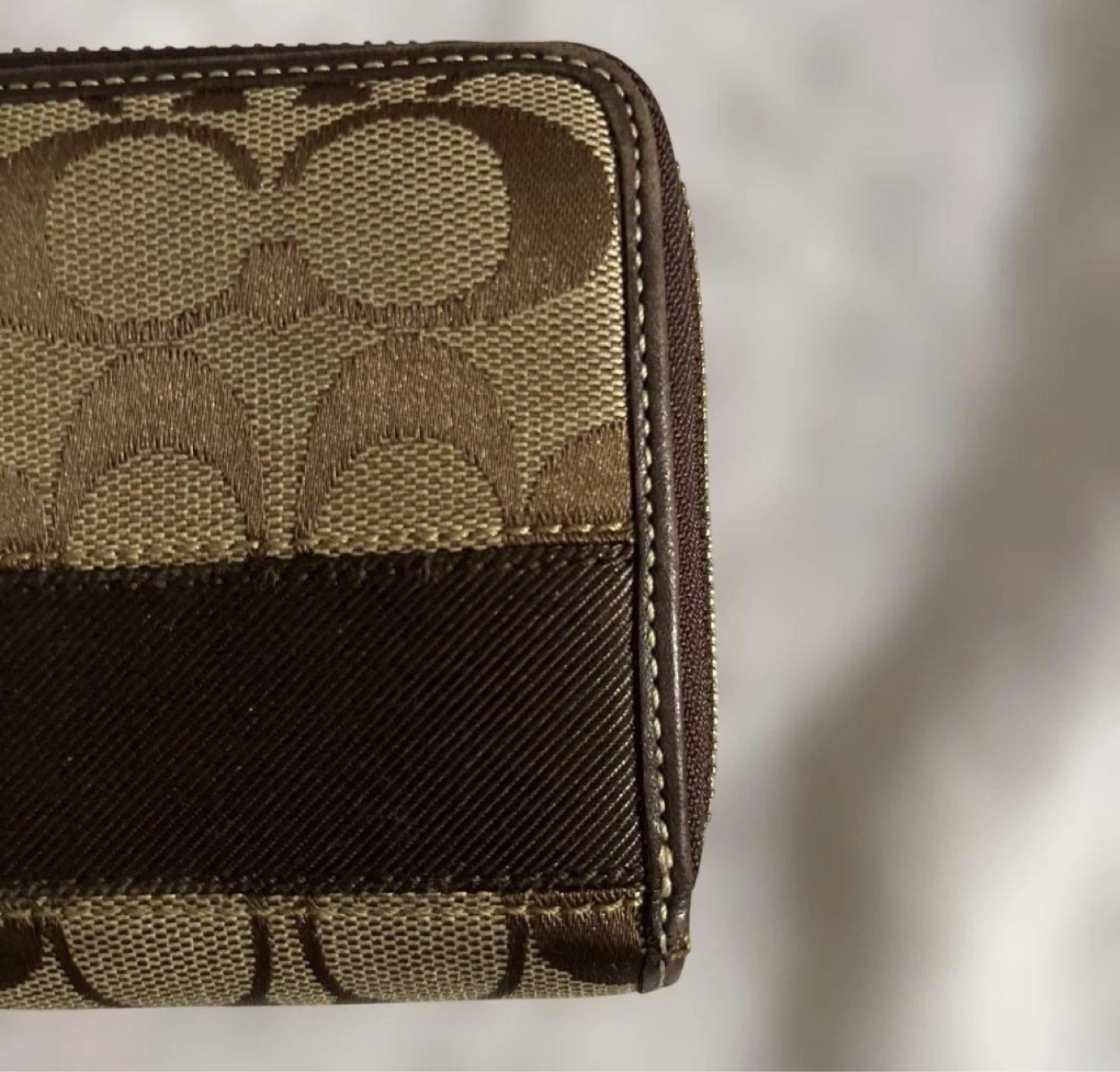 【美品】 Coach ロゴ入り 長財布 ブラウンの写真3枚目