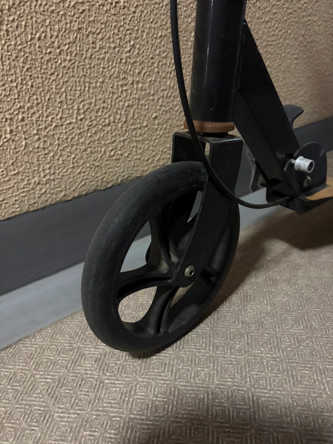 キックボードとリップスティクのセットの写真2枚目