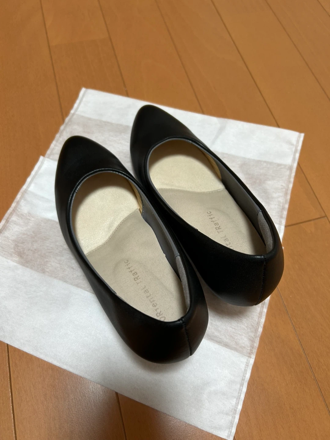 オリエンタルトラフィック パンプス 黒の写真2枚目