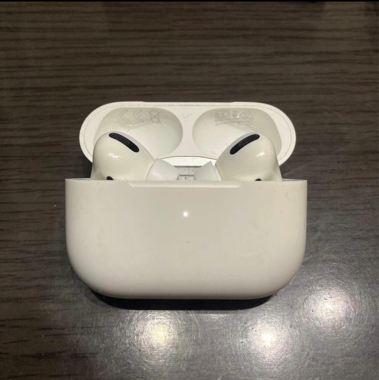 AirPods Pro第1世代 本体 充電ケーブル、ケースなどの写真4枚目