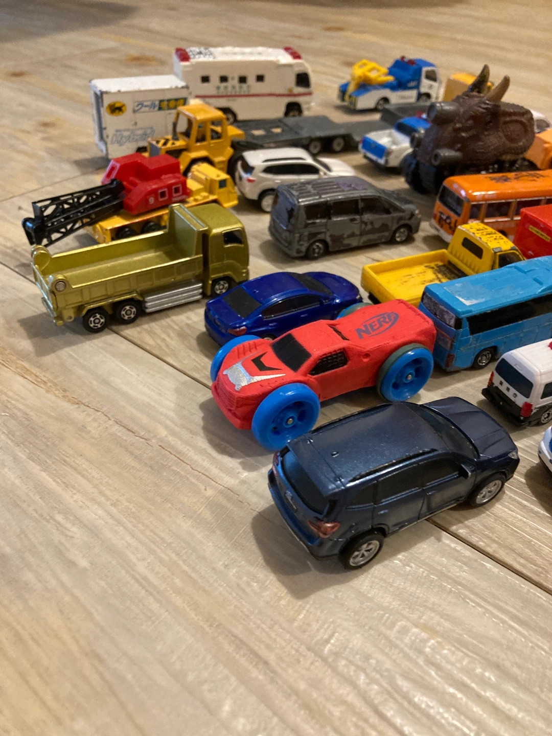 ミニカー トミカなど色々セットの写真2枚目