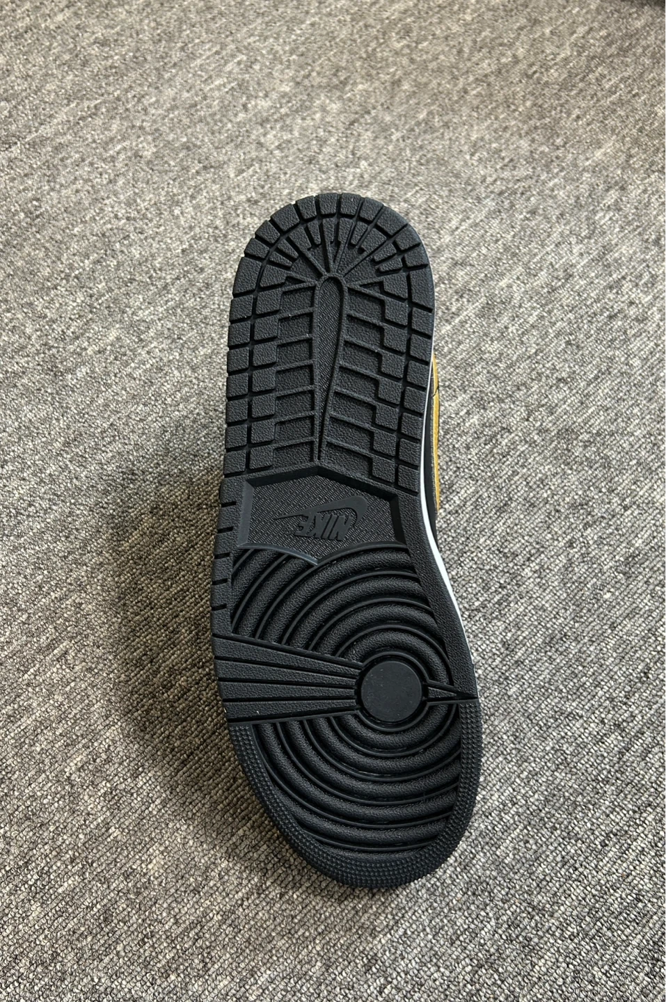 ⭕️今だけ価格 新品正規品 Nike Air Jordan 1 Mid ナイキエアジョーダンの写真6枚目