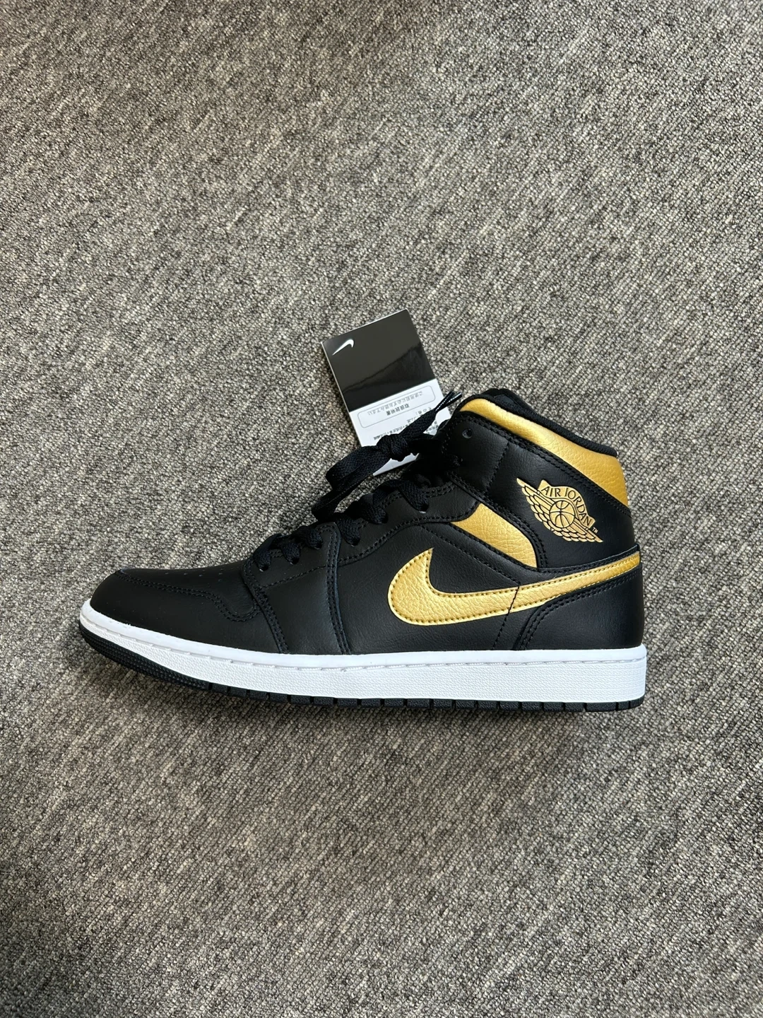 ⭕️今だけ価格 新品正規品 Nike Air Jordan 1 Mid ナイキエアジョーダンの写真3枚目