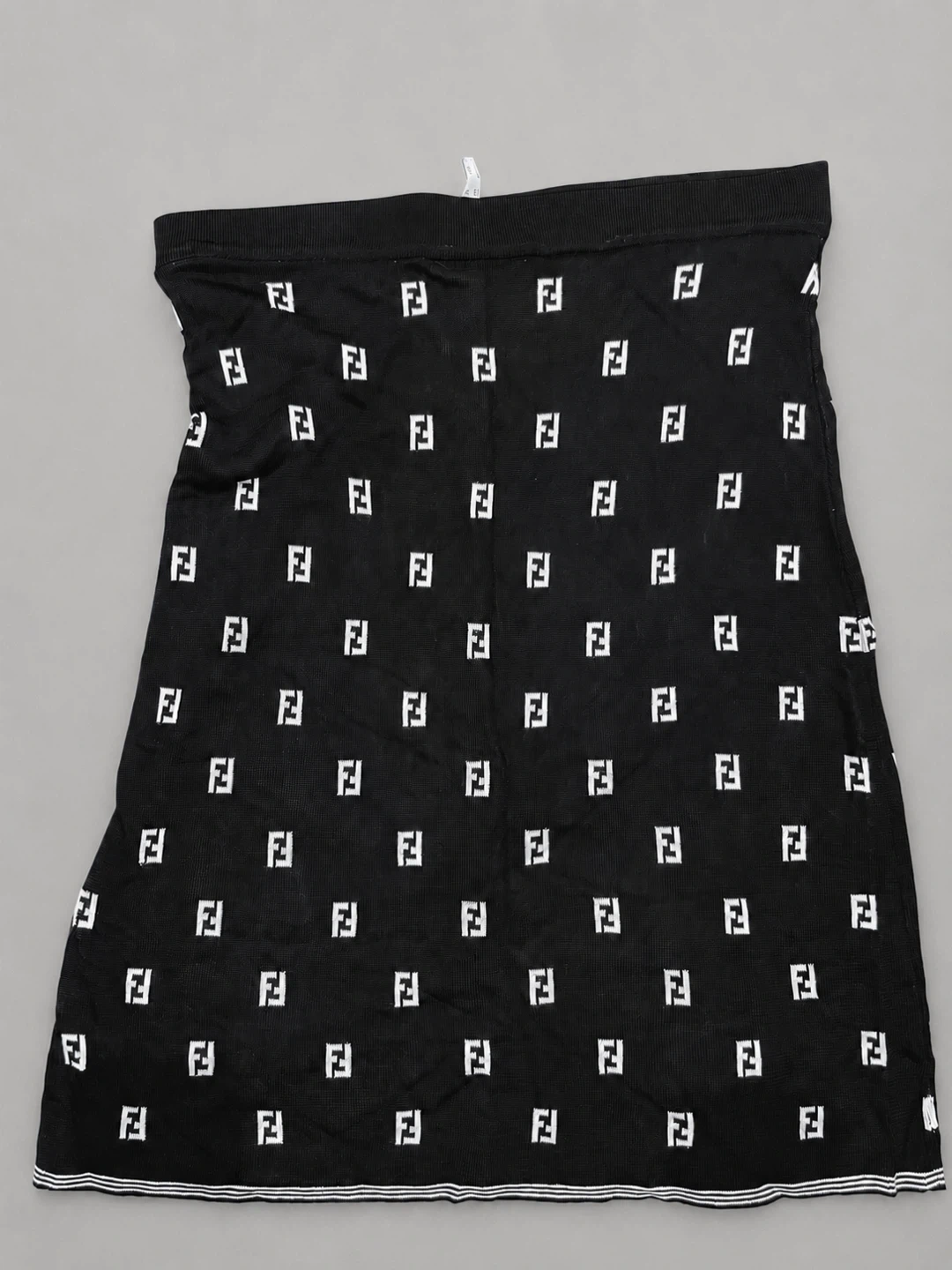 FENDI フェンディ ズッカ柄 ニットスカート 黒の写真2枚目
