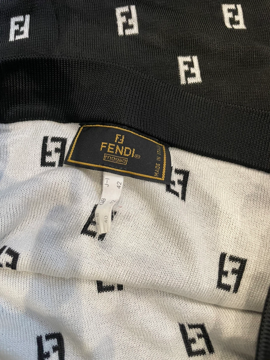FENDI フェンディ ズッカ柄 ニットスカート 黒の写真3枚目