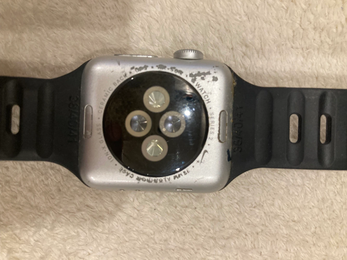 アップルウォッチ シリーズ2 38mm 本体と交換ベルトの写真3枚目