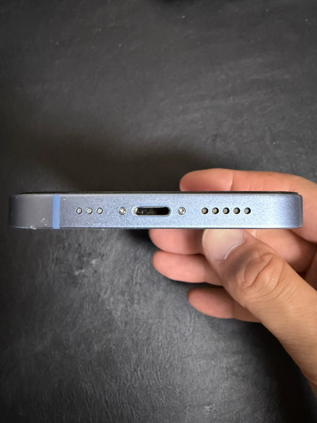 iPhone14 256GB ブルー wifiまたはdocomo、ソフトバンクのみ通信可能の写真3枚目