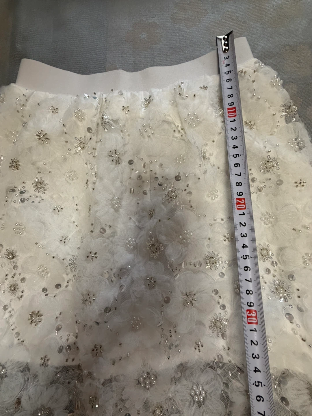 花柄刺繍 ビジュー付き ホワイト スカートの写真2枚目