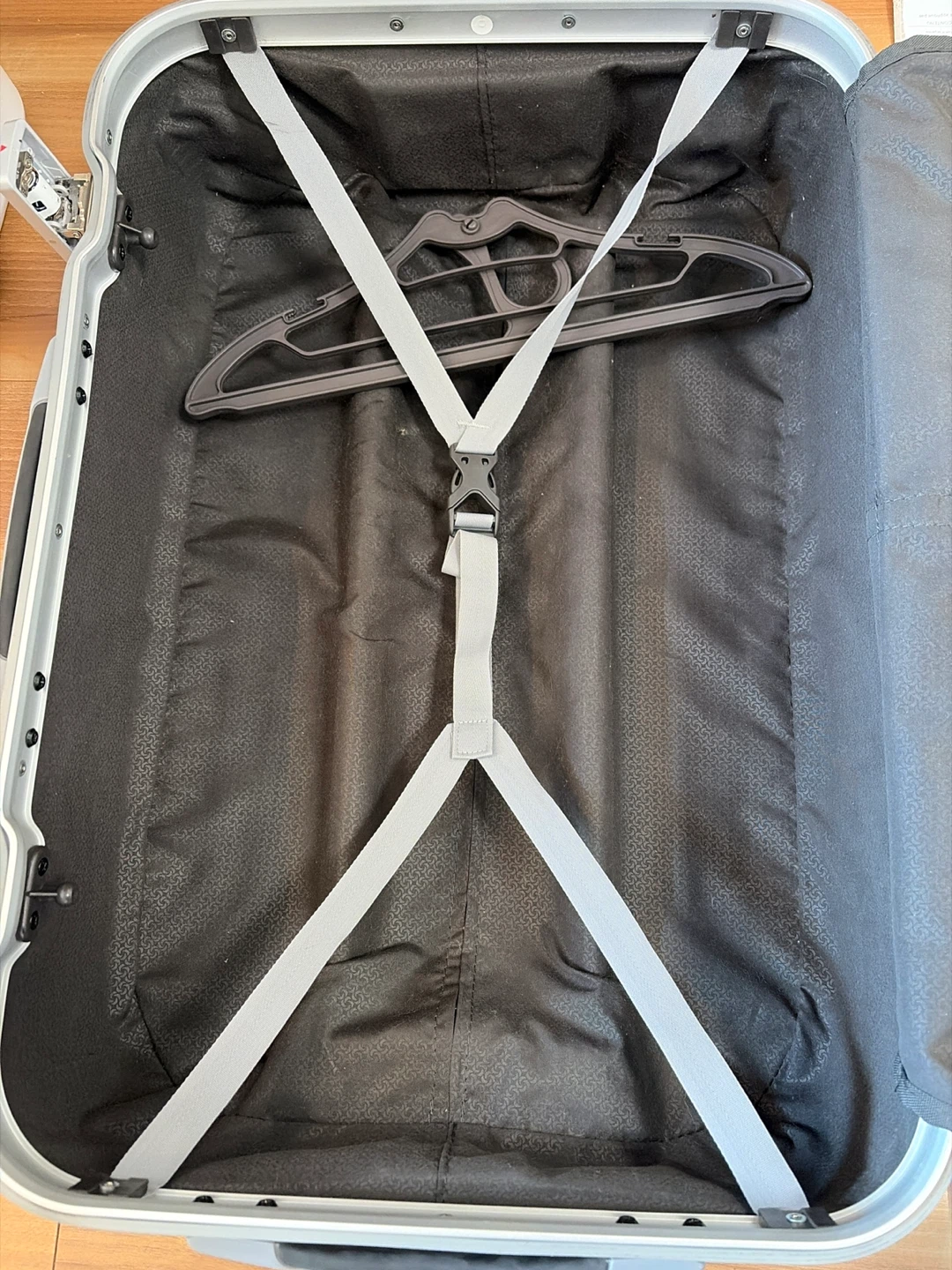 サムソナイト （Samsonite）スーツケース シルバーの写真5枚目
