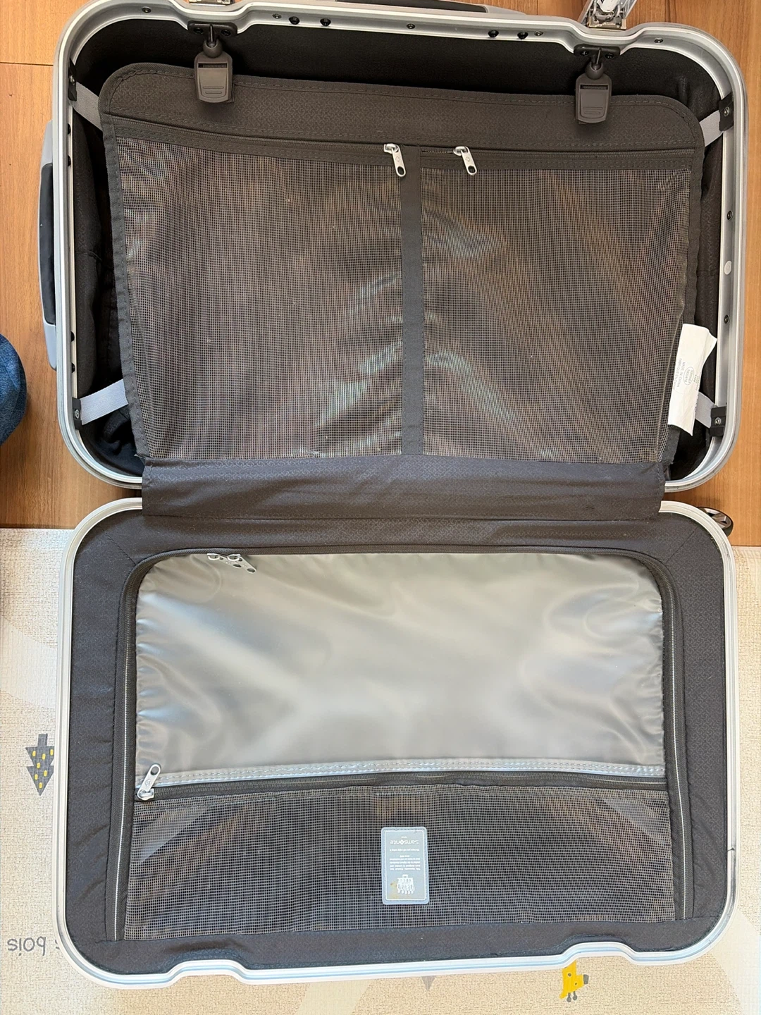 サムソナイト （Samsonite）スーツケース シルバーの写真4枚目