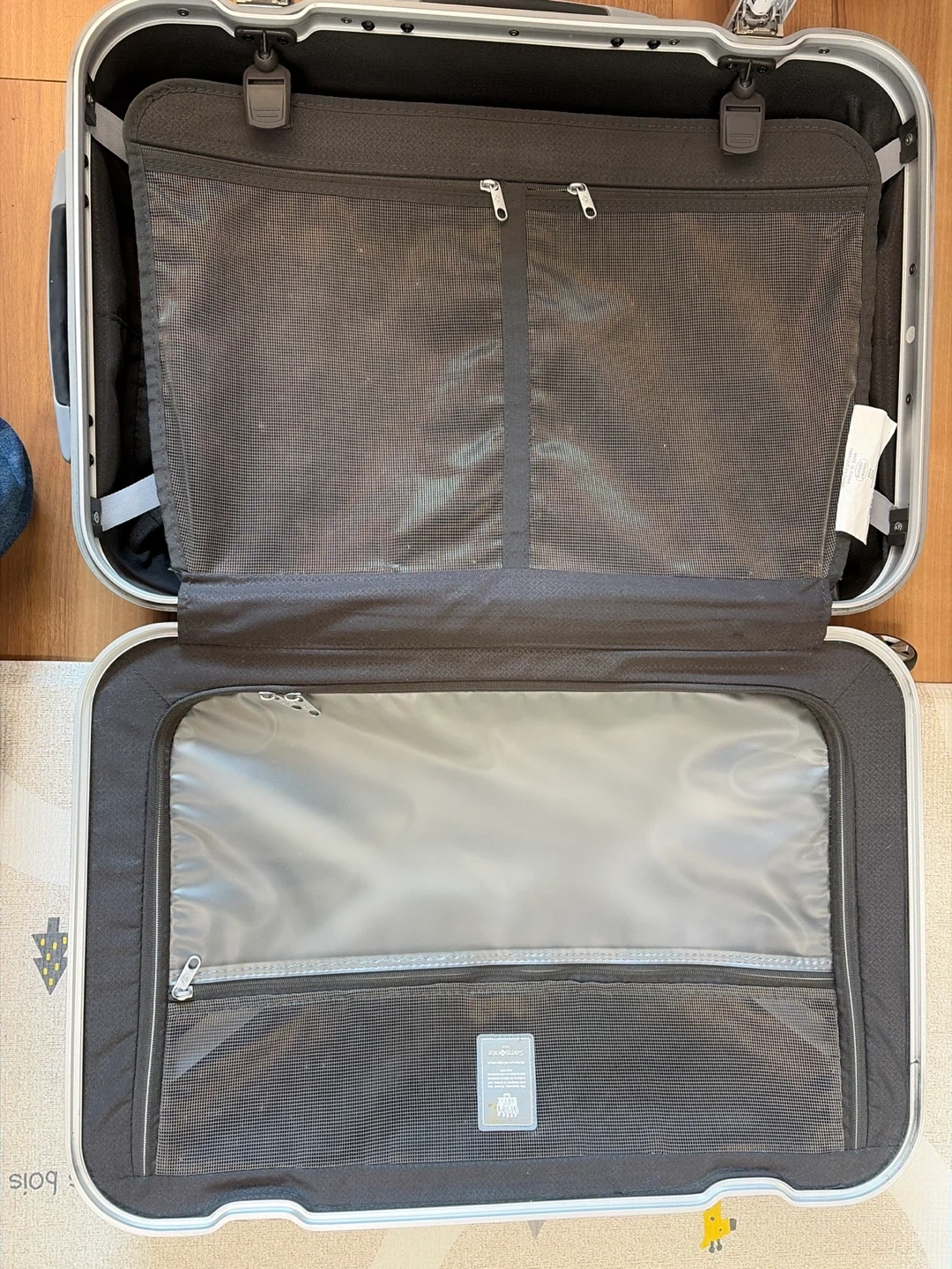 サムソナイト (Samsonite)スーツケース シルバーの写真4枚目