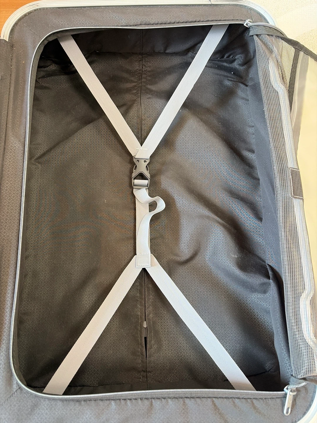 サムソナイト （Samsonite）スーツケース シルバーの写真6枚目