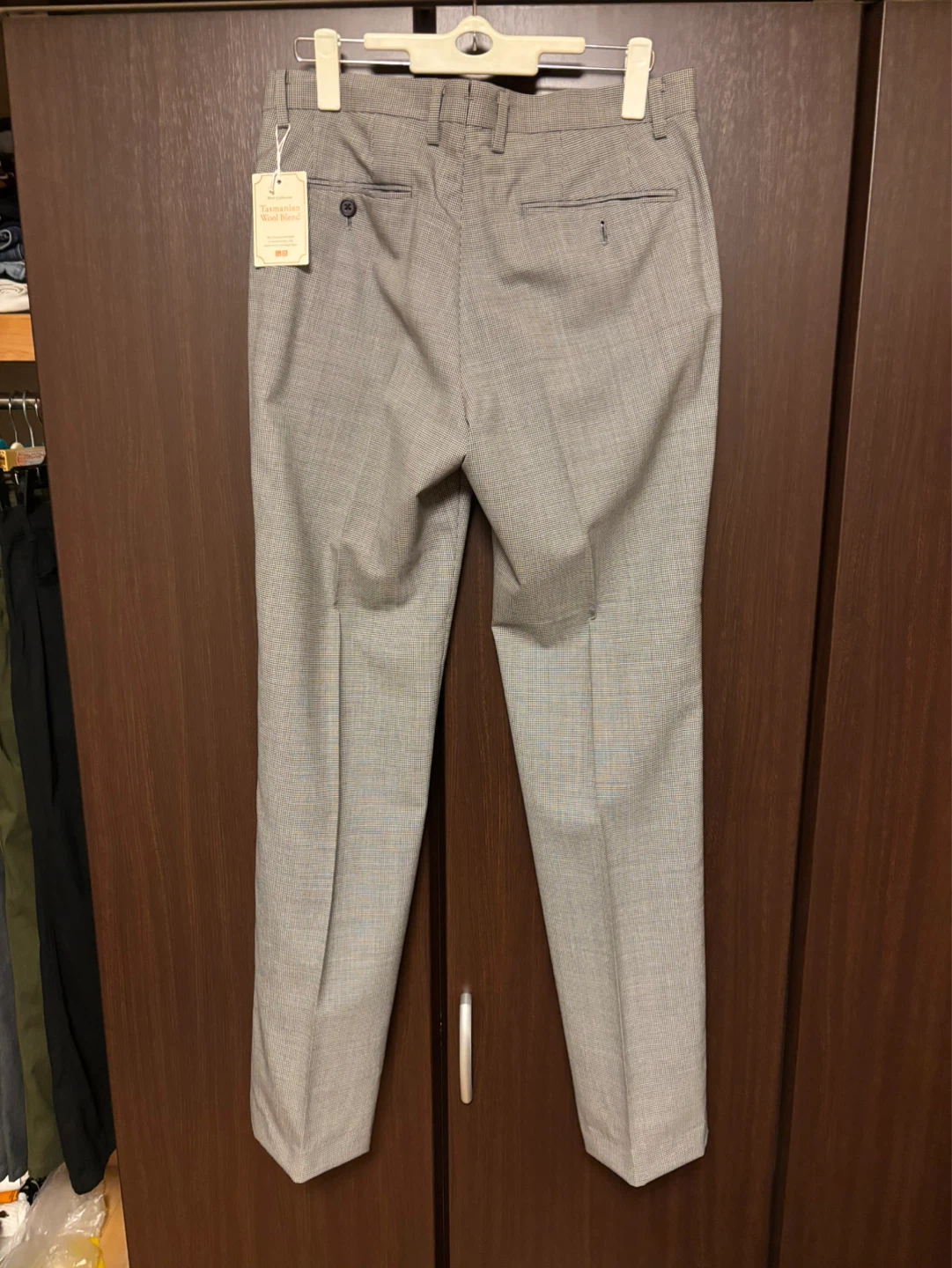 UNIQLOタスマニアウールパンツの写真3枚目