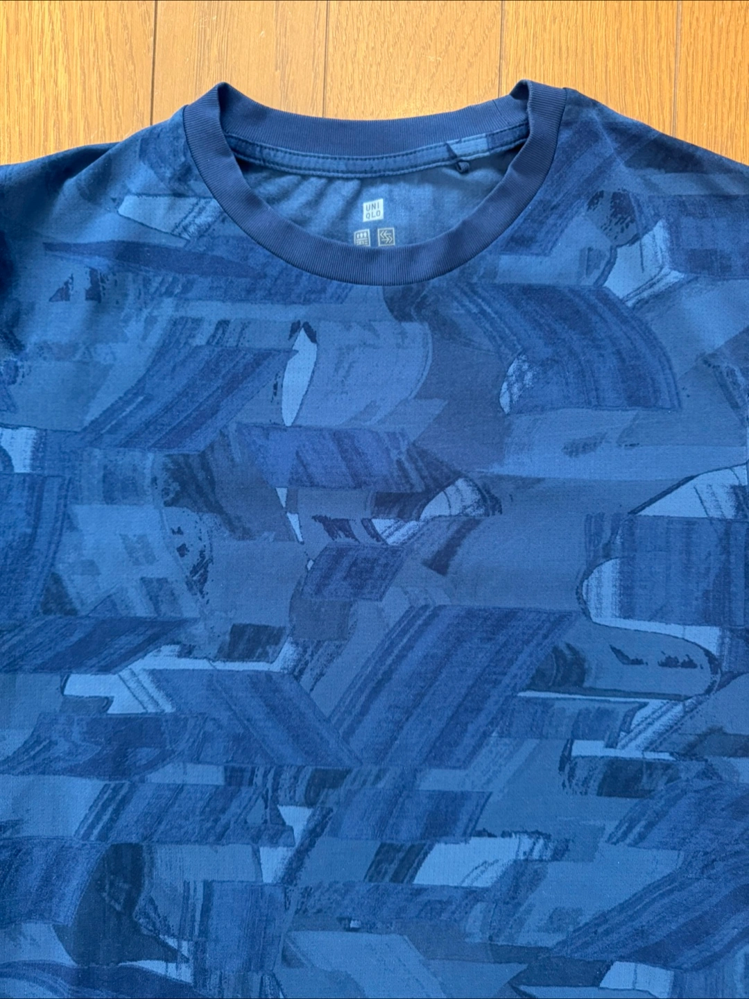 ユニクロ キッズ Tシャツ 140 ブルーの写真2枚目