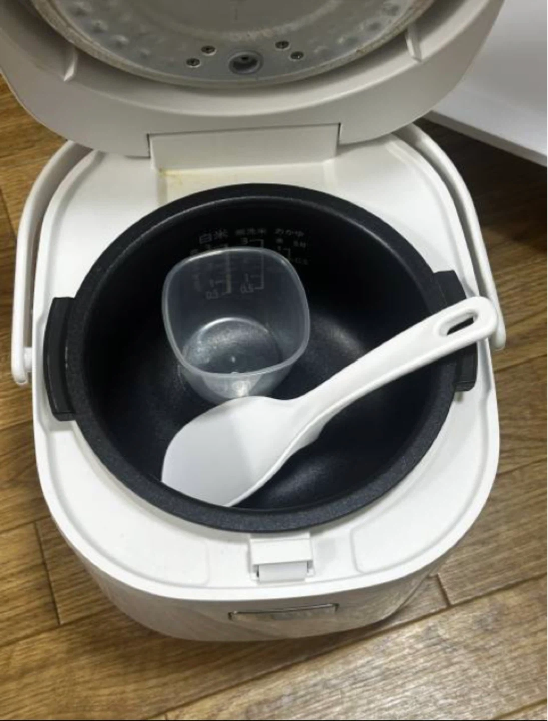 【取引決定】シャープ 炊飯器 KS-CF05Dの写真2枚目