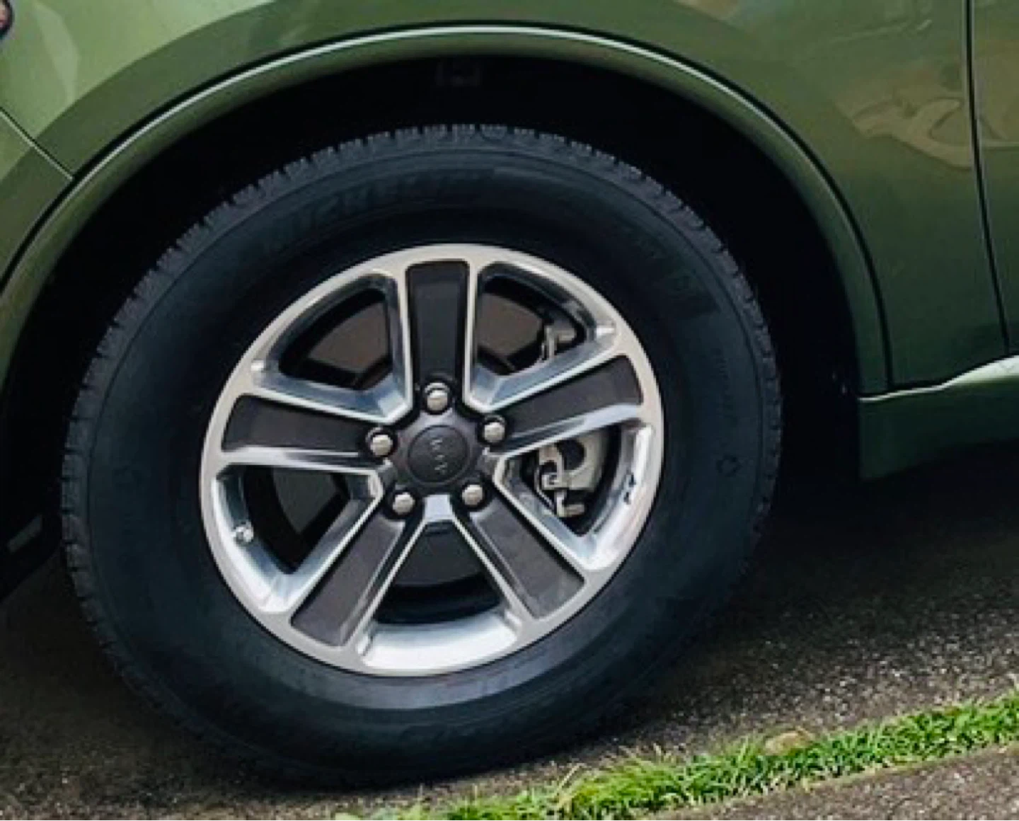 Jeepラングラー【スタッドレス】純正ホイール 265/60R18 タイヤ4本セットの写真2枚目