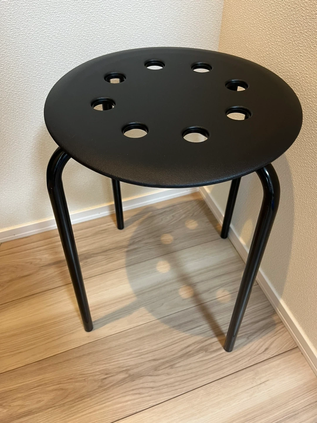 IKEA 黒いスツール 椅子🪑