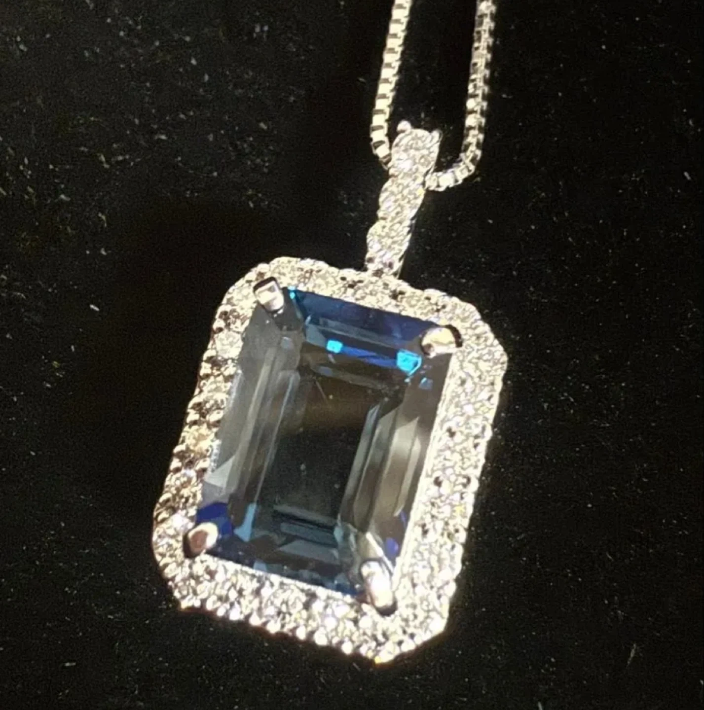 新品 ロンドンブルートパーズ ネックレス pt900 プラチナ メレダイヤ エメラルドカットの写真4枚目
