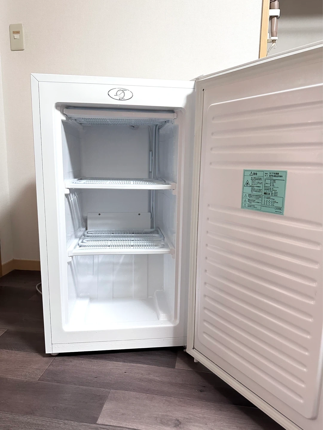 1ドア冷凍庫(ノンフロン)AFR-60L01WH【2020年製】ホワイト A-Stage(エーステージ)の写真2枚目