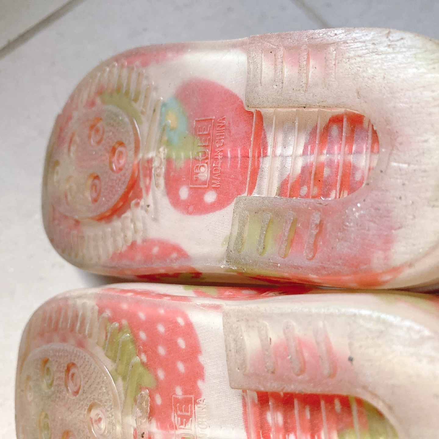 長靴 16センチ レインブーツ イチゴ柄の写真4枚目