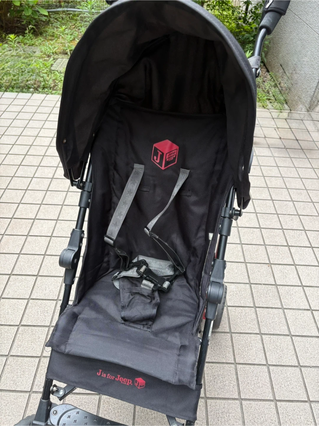 ジープ ベビーカー ブラック J is for Jeepの写真3枚目