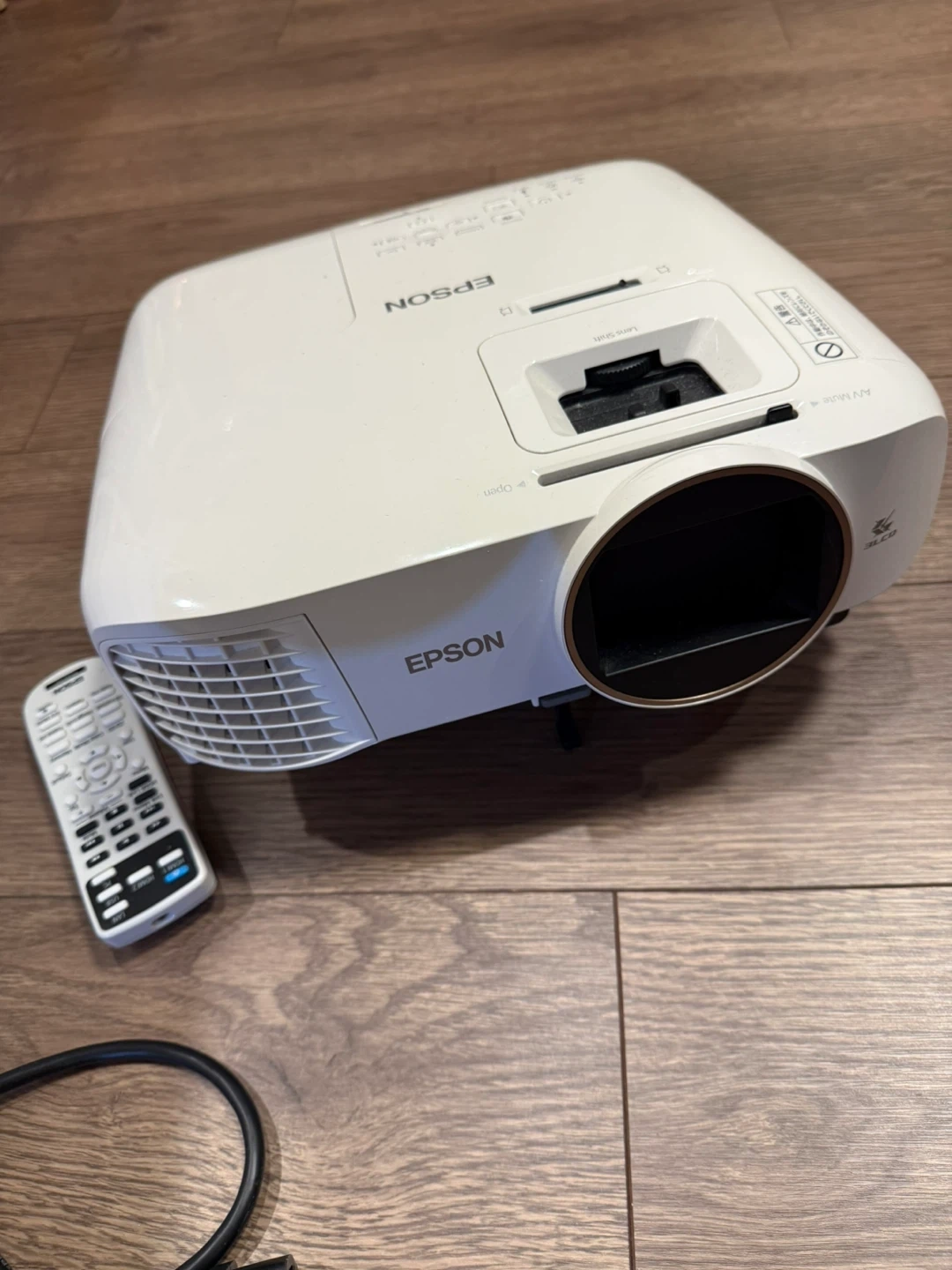 エプソン プロジェクター EH-TW5650
