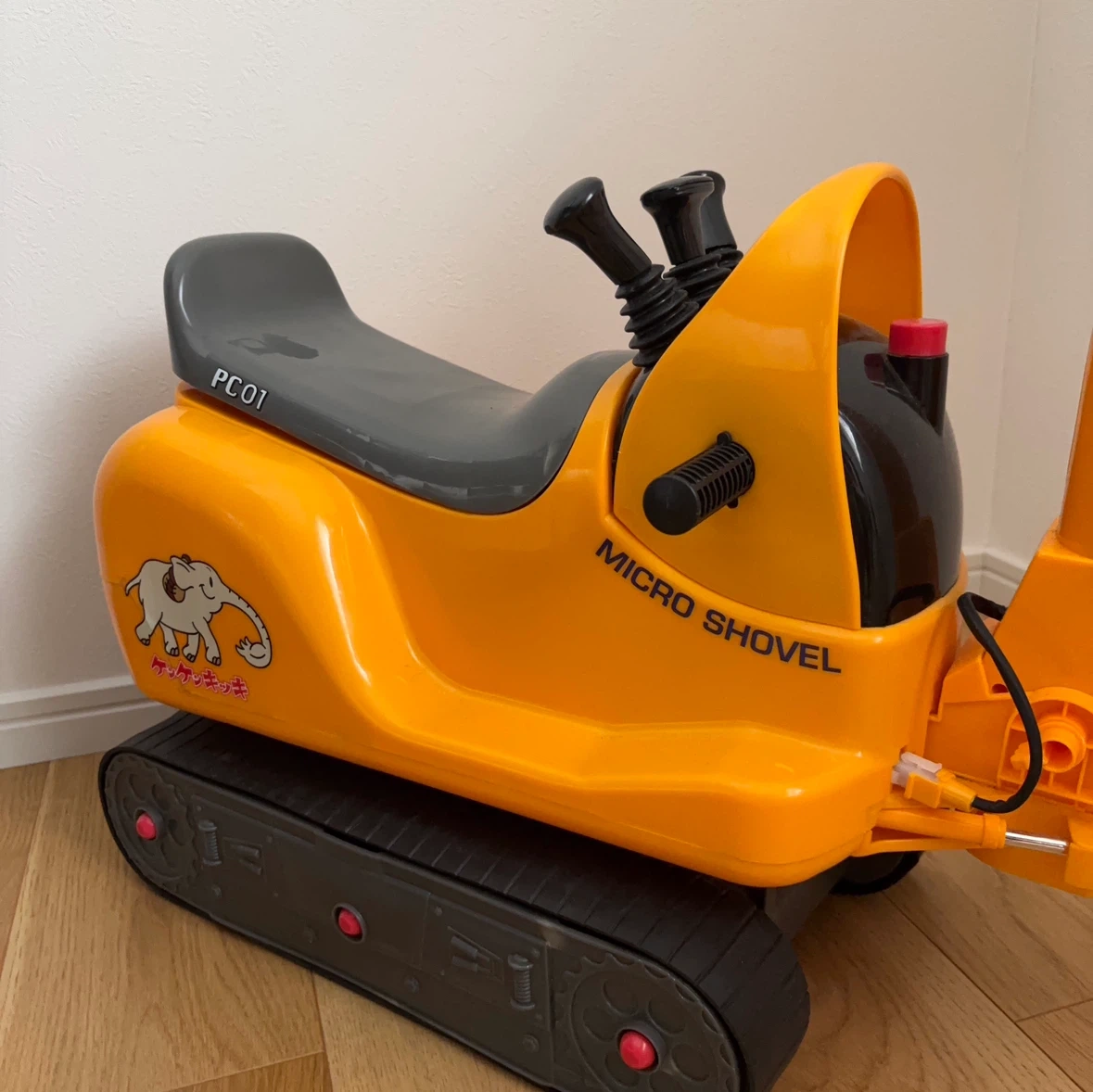 コマツ 足漕ぎショベルカー ケンケンキッキの写真3枚目