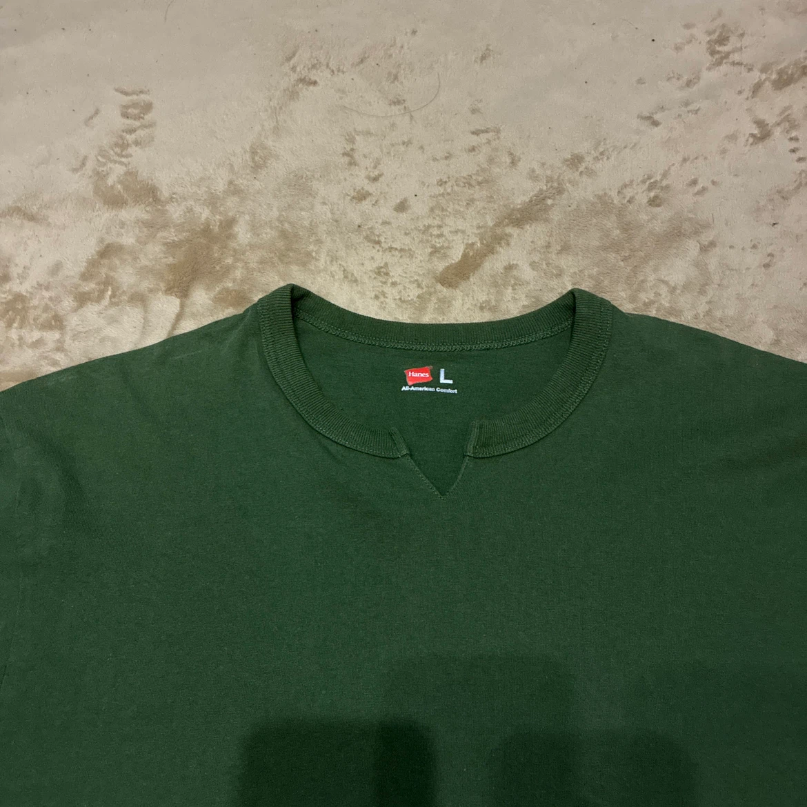 Hanes ヘンリーネック Tシャツ カーキ Lサイズの写真3枚目