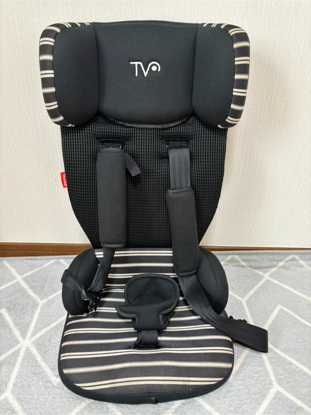【最終値下げ】日本育児Travel Vest EC+ TV106 ジュニアシート チャイルドシート ブラック 9〜18kg