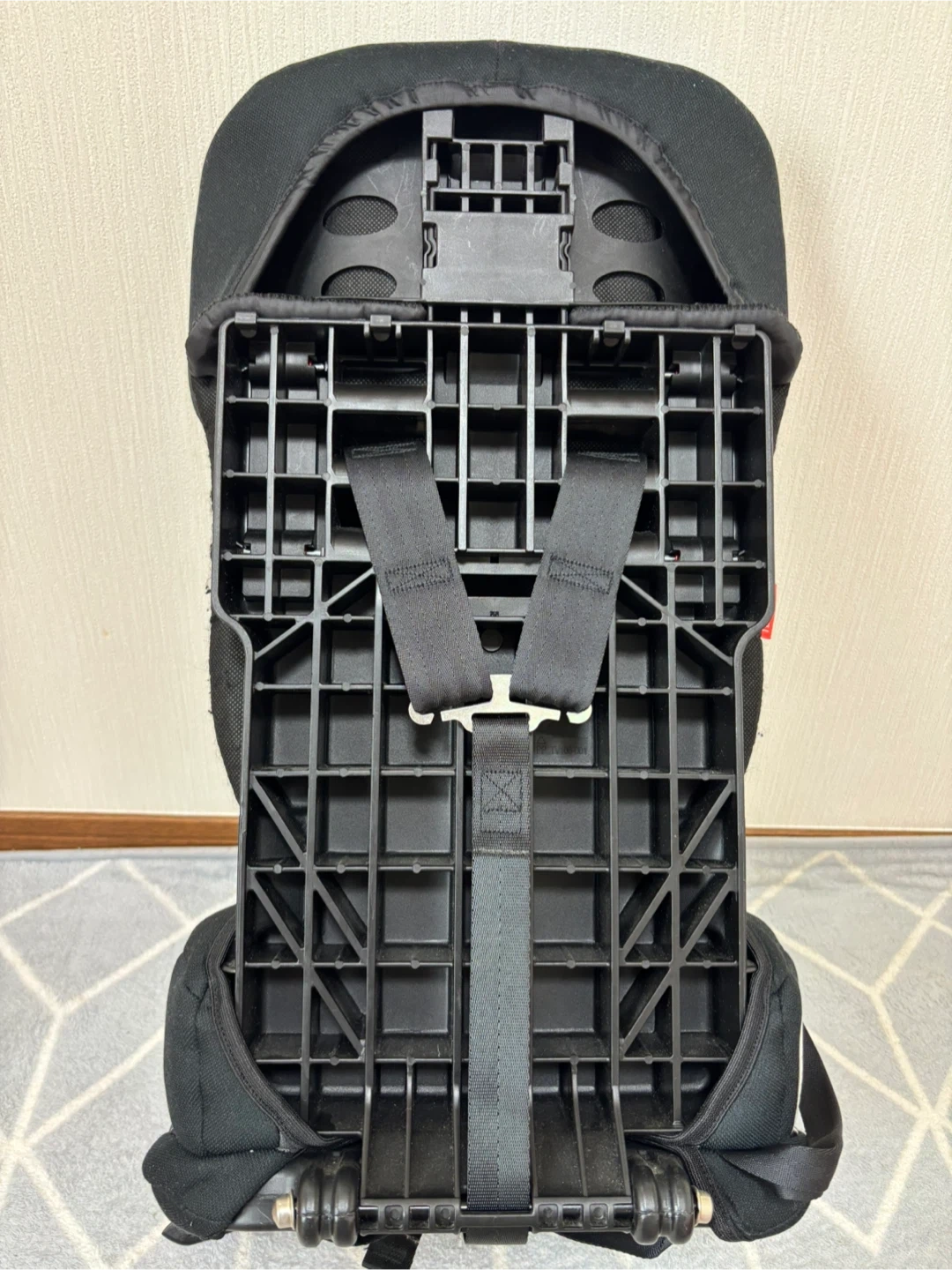 【最終値下げ】日本育児Travel Vest EC+ TV106 ジュニアシート チャイルドシート ブラック 9〜18kgの写真4枚目
