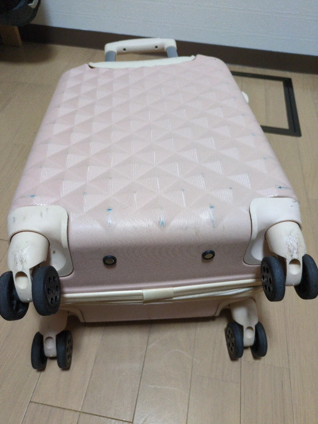 キャリーケース ピンクの写真5枚目