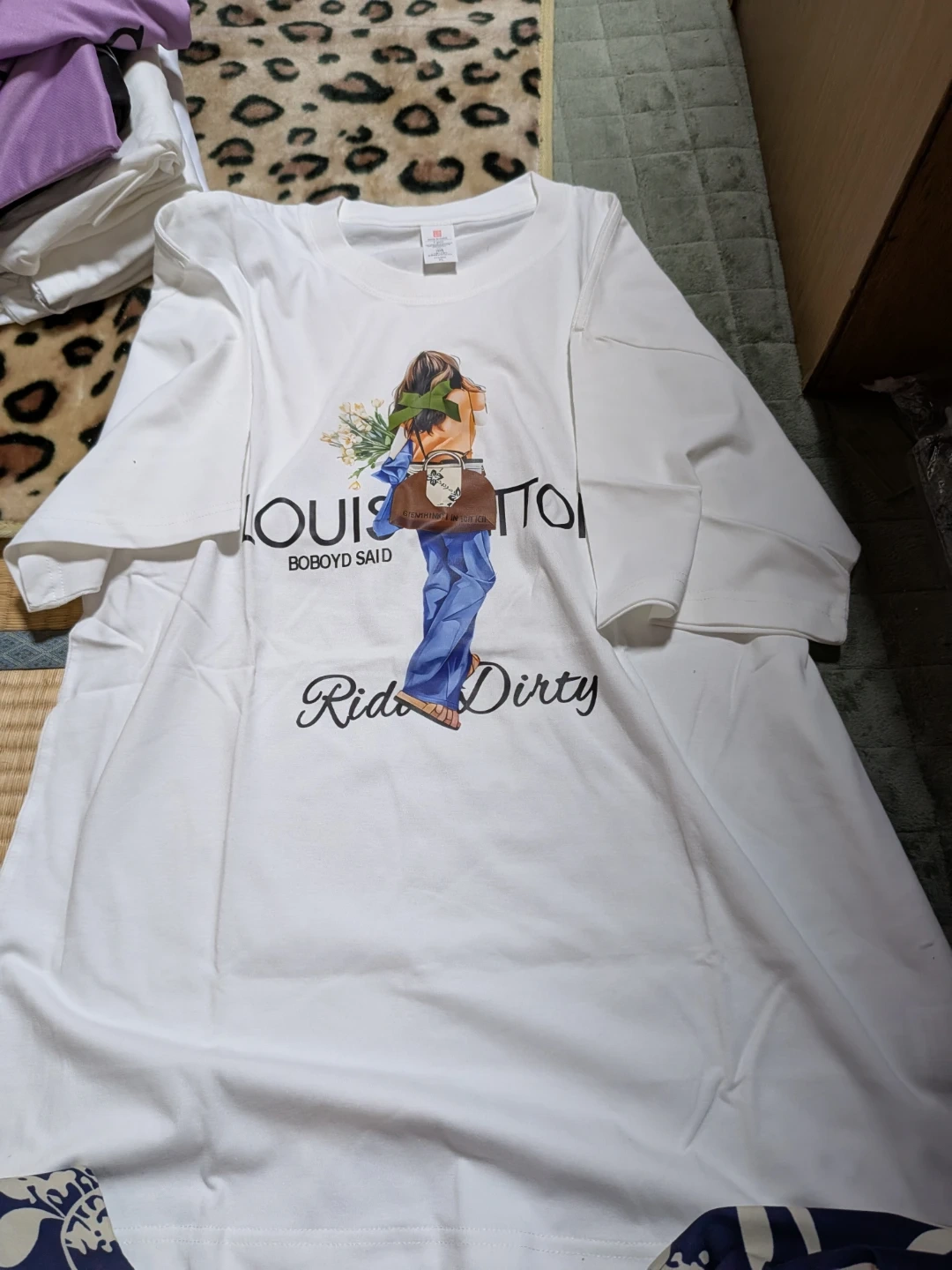 プリントTシャツ ホワイト ルイビトン Mサイズパチ物 ノーブランドの写真3枚目