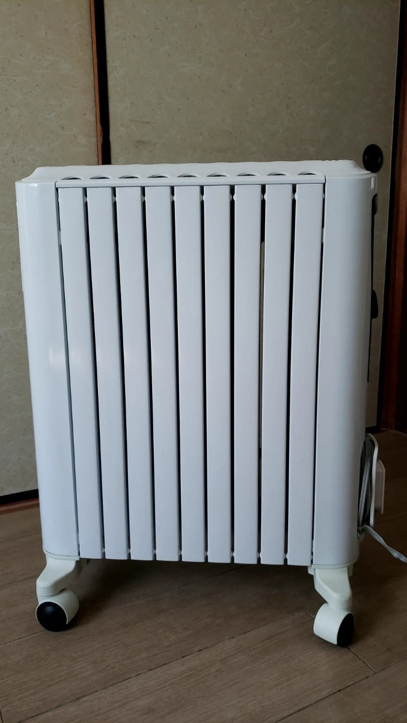 デロンギ オイルヒーター RHJ65L0915の写真2枚目