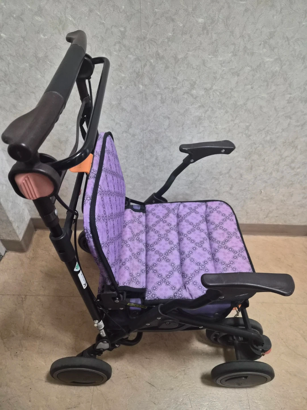 幸和製作所 テイコブ シルバーカーの写真2枚目