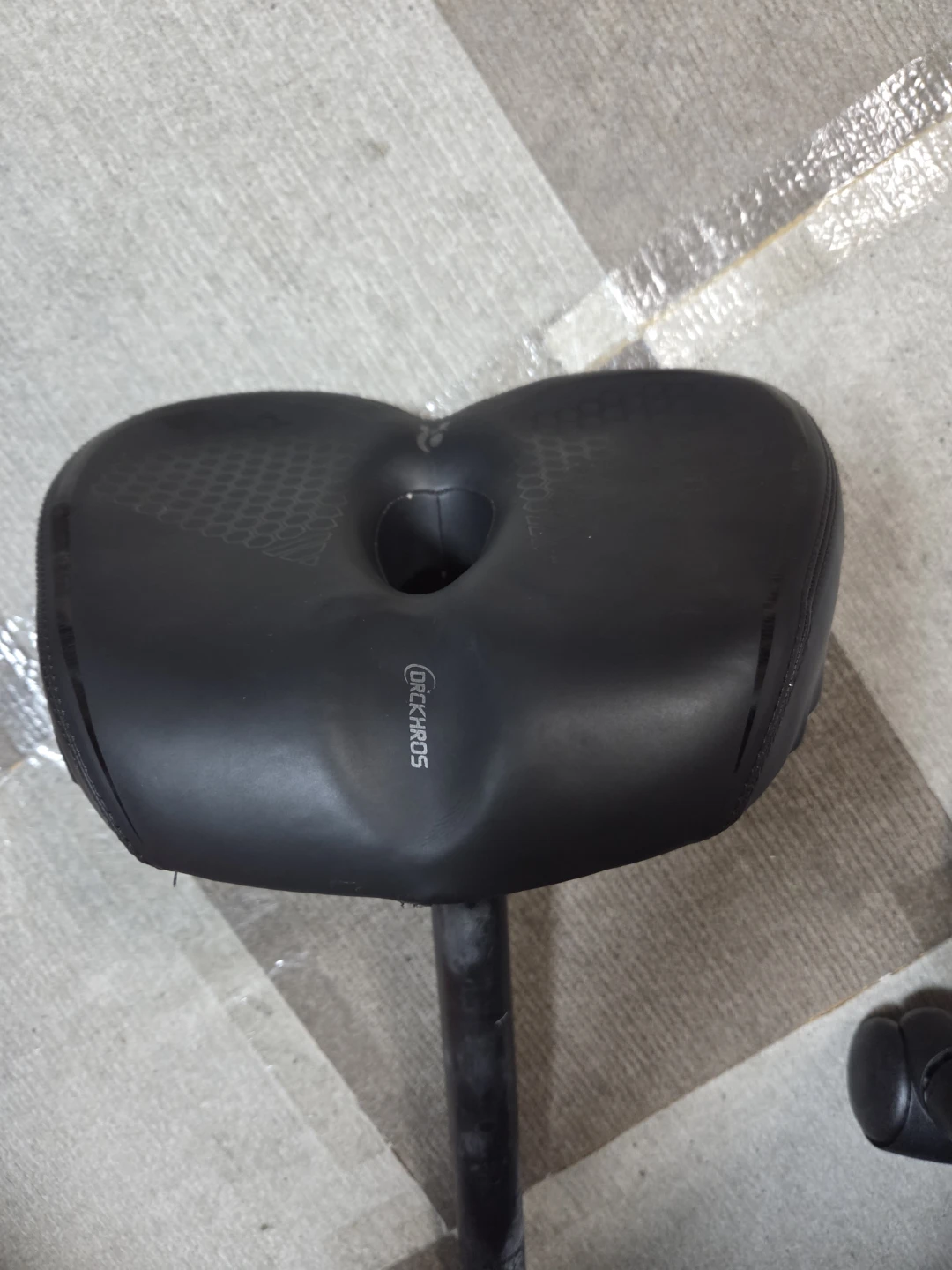お尻型 サドル ブラックの写真4枚目