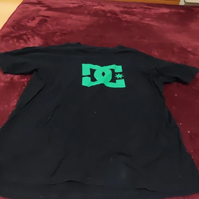 Columbia 青•ディーシーシューズ Tシャツ 黒の写真2枚目