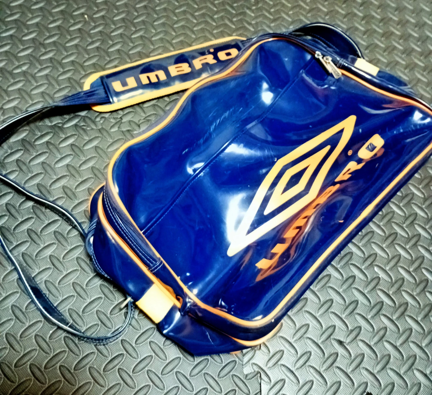 アンブロ エナメルバッグ 紺×オレンジ UJS1320の写真2枚目