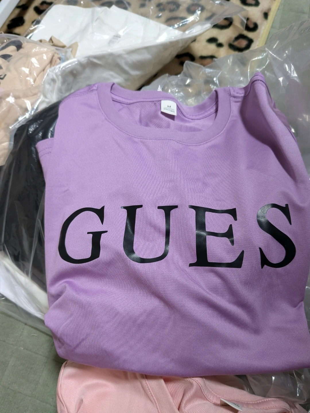 ゲス 半袖Tシャツ パープル Mサイズ パチ物 ノーブランド