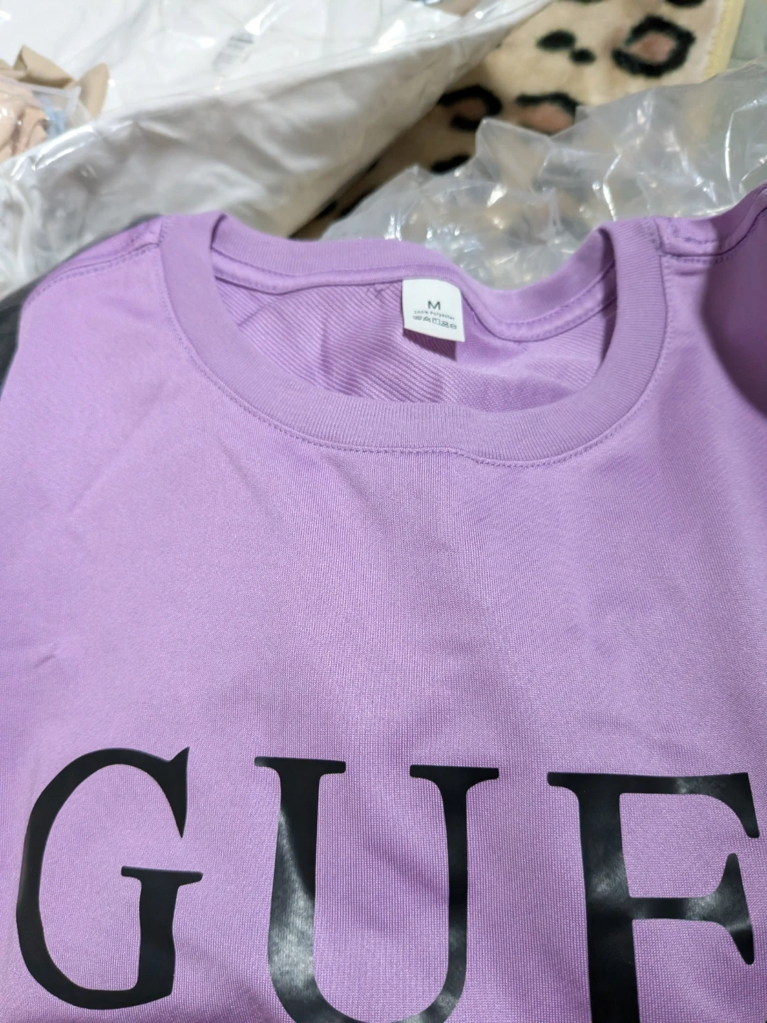 ゲス 半袖Tシャツ パープル Mサイズ パチ物 ノーブランドの写真2枚目