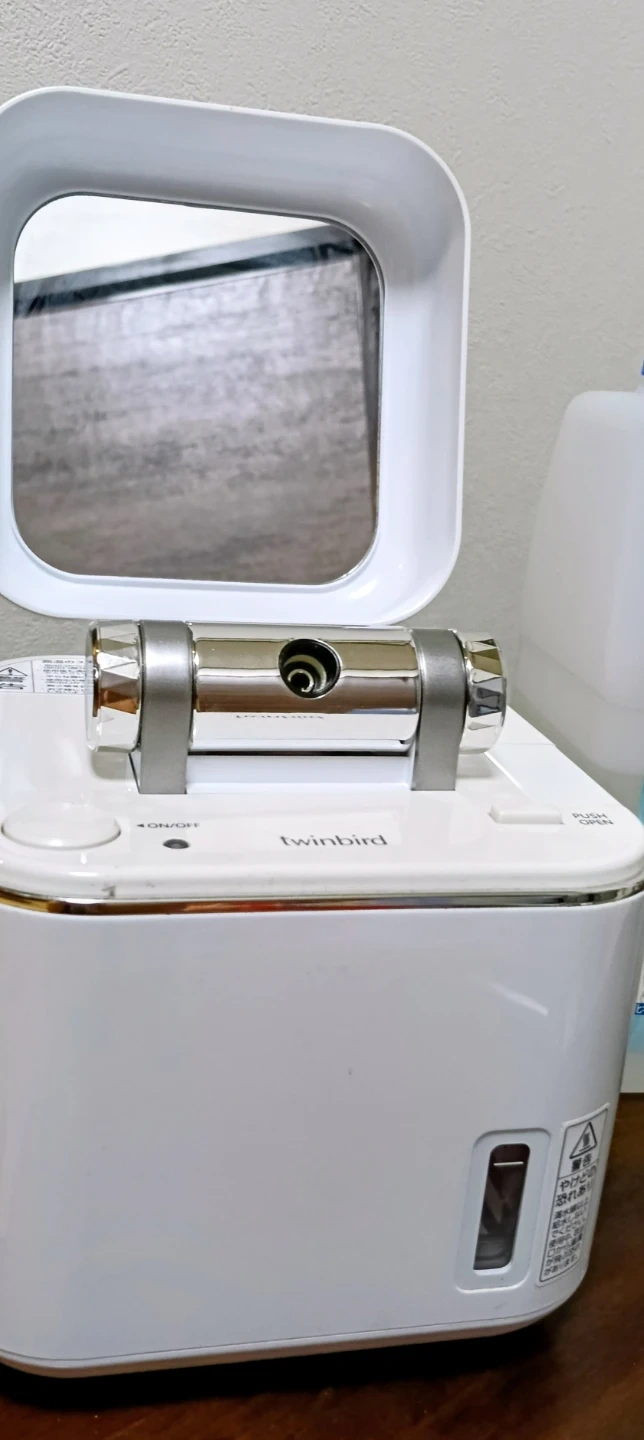 TWINBIRD❤ツインバード✨スチーム美顔器❤肌に潤い✨美品❤精製水つき✨の写真2枚目